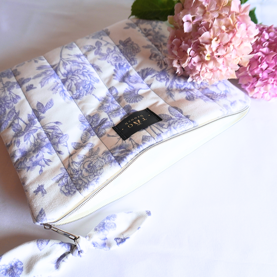 Handmade iPad case with opened zipper and floral pattern - TGbrooch