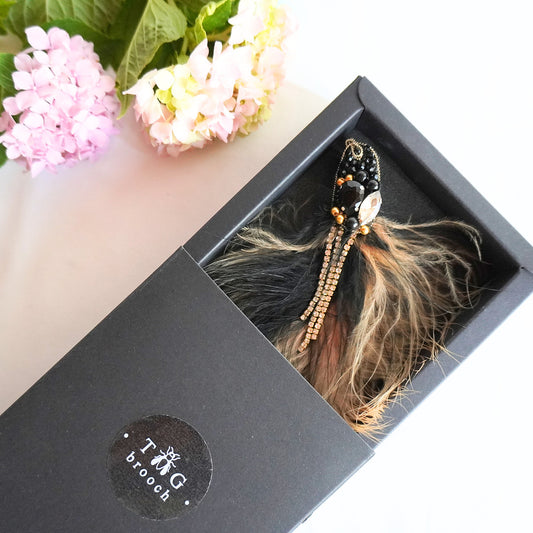 Black and gold beaded bird brooch small size in TGbrooch box